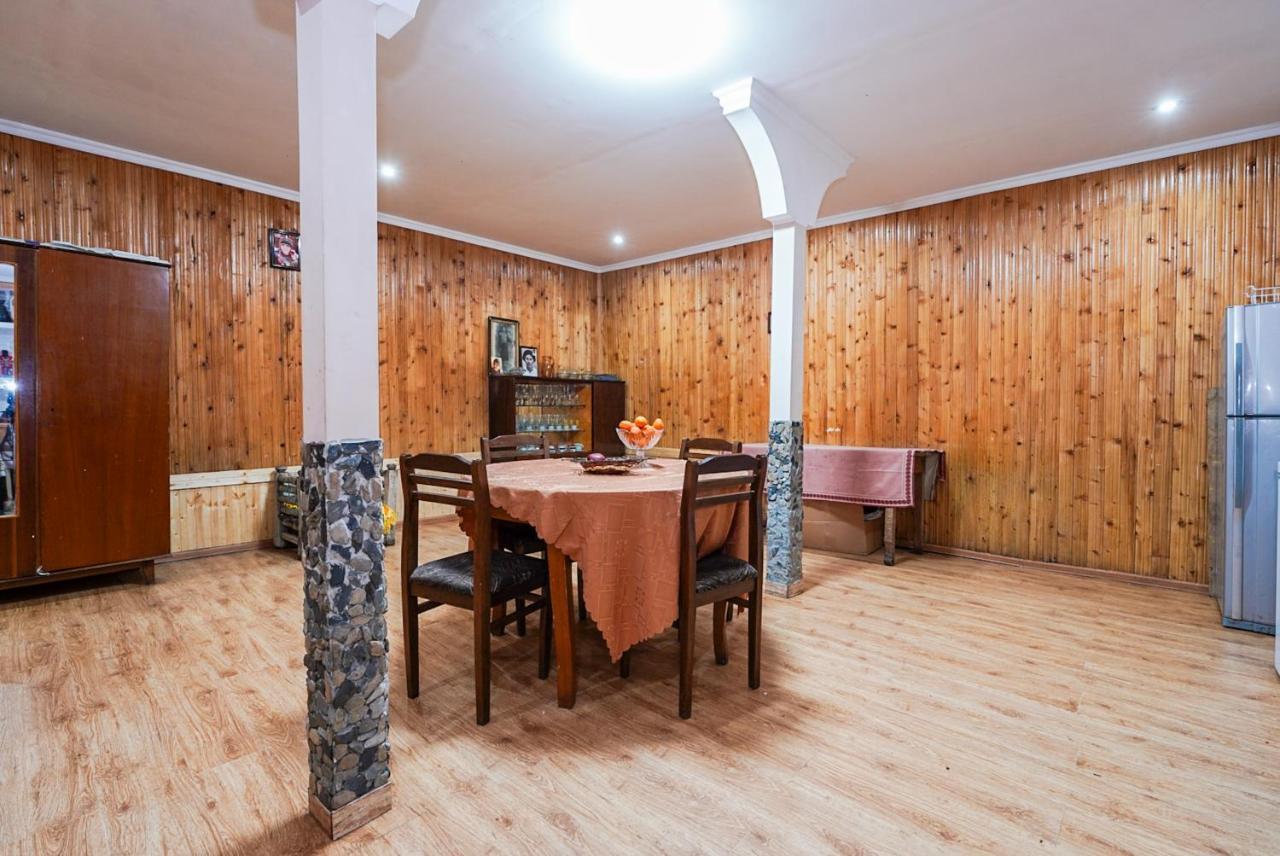 Bori'S Guesthouse Ushguli Exteriör bild